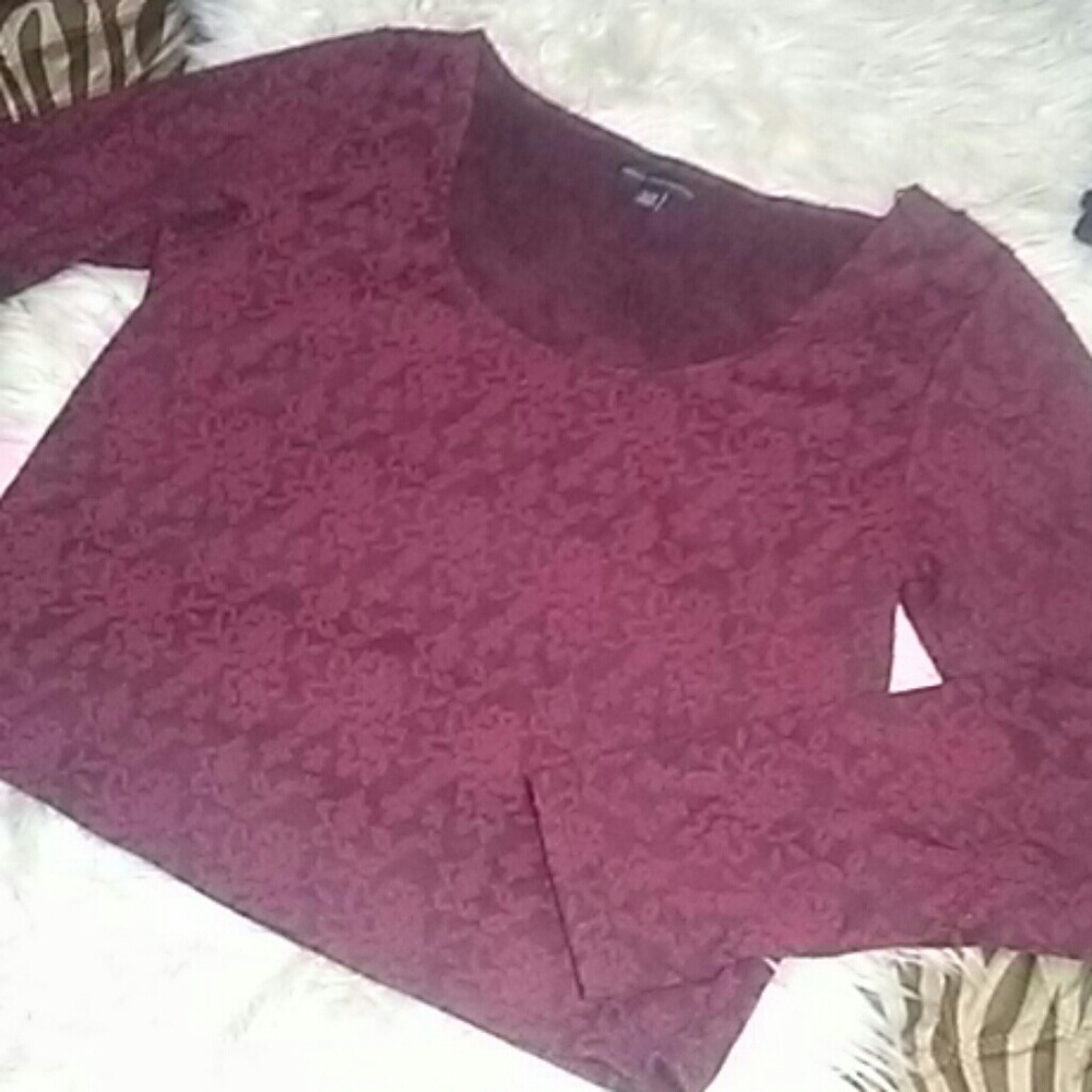 Beautiful American Eagle crop top